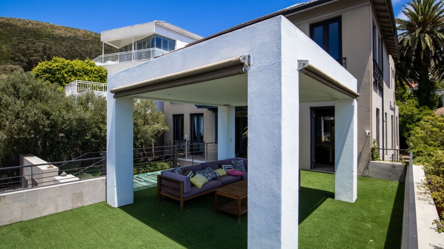 5 Bedroom Property for Sale in Fresnaye Western Cape